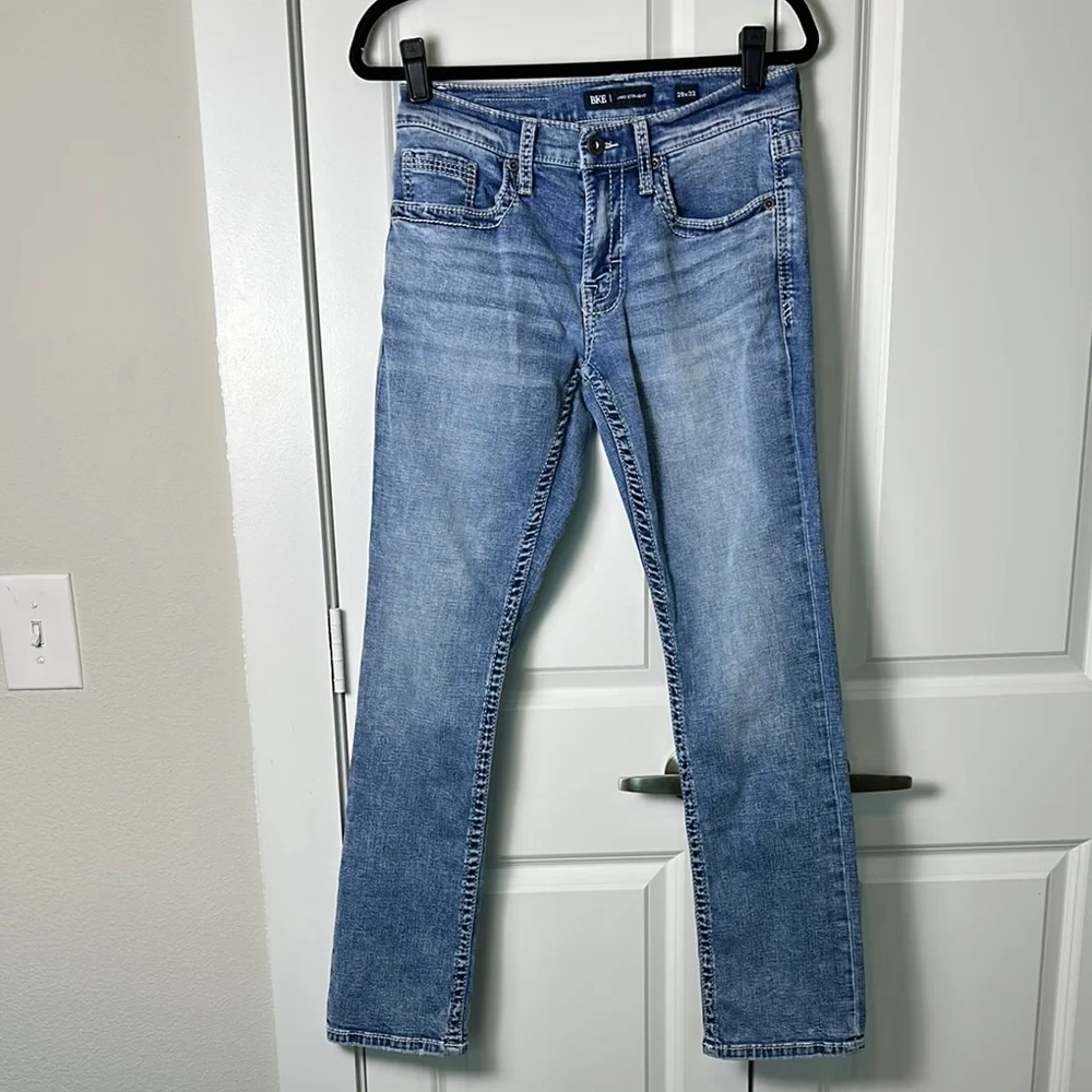 BUCKLE BKE Straight Blue Jeans